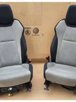 Interiér ŠKODA KAROQ látka Cenově Výhodný