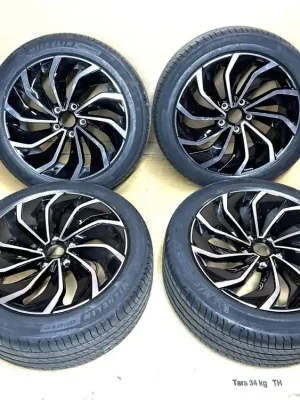 Tovární Cena 5H0601025D Sada disků R17 a pneumatik VW GOLF 8